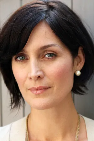 Carrie-Anne Moss photo