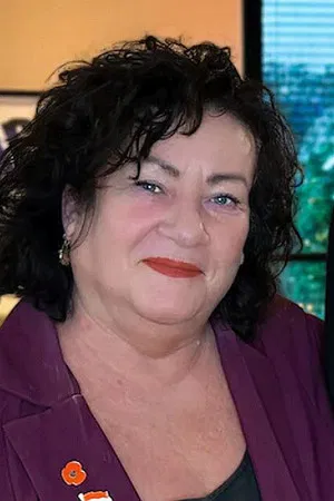 Caroline van der Plas photo