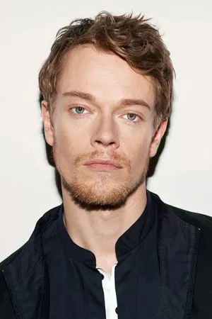 Alfie Allen photo