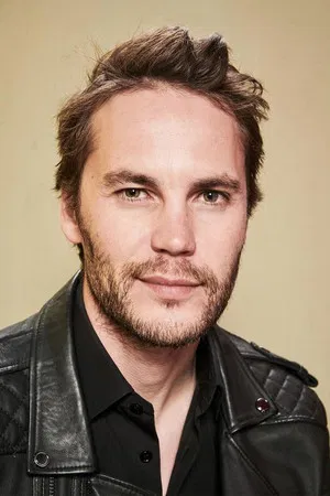 Taylor Kitsch photo