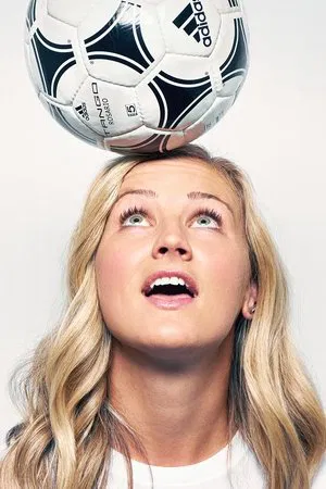 Lindsey Horan photo