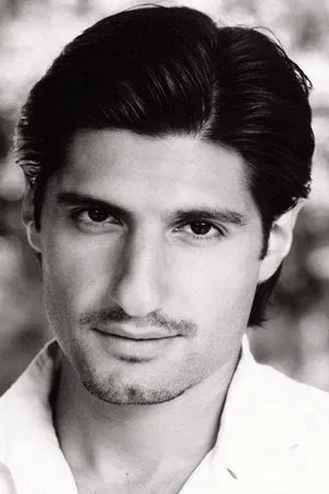 Kayvan Novak photo