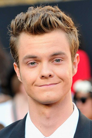 Jack Quaid photo