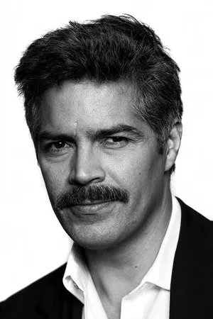 Esai Morales photo