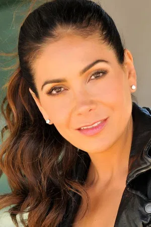 Patricia Manterola photo