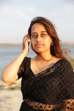 Sanya Kulshreshtha photo