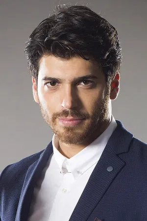 Can Yaman photo