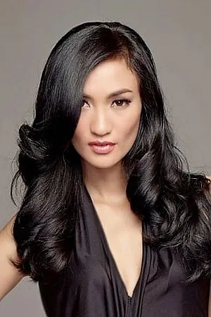 Atiqah Hasiholan photo