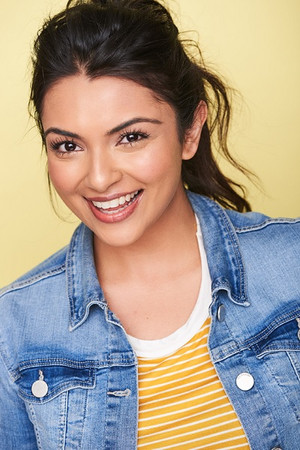 Ayushi Chhabra photo