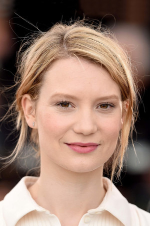 Mia Wasikowska photo