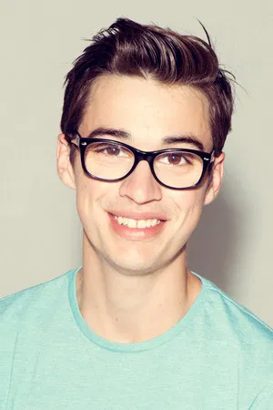 Joey Bragg photo