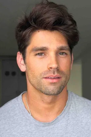 Justin Gaston photo