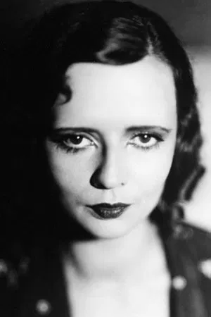 Gina Falckenberg photo