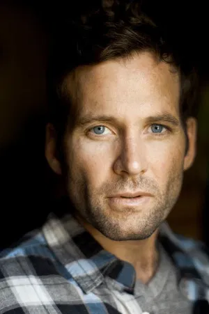 Eion Bailey photo