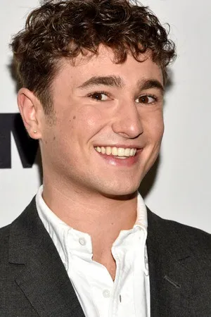 Gabriel LaBelle photo