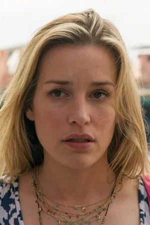 Piper Perabo photo