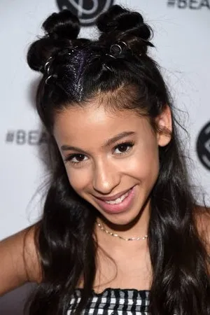 Izabella Alvarez photo