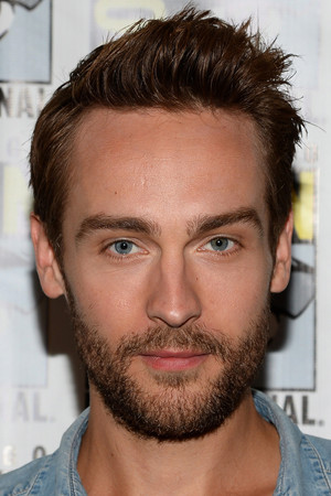 Tom Mison photo