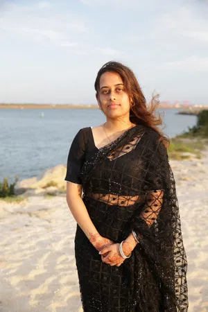 Sanya Kulshreshtha photo