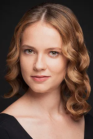 Ece Çeşmioğlu photo