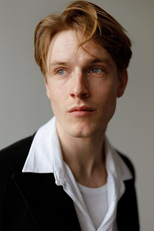 Louis Hofmann photo