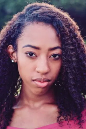 Charis Gullage photo