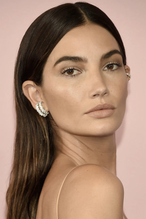 Lily Aldridge photo