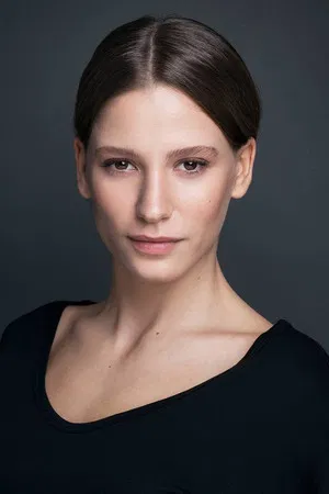 Serenay Sarıkaya photo
