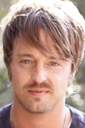 Joshua Leonard photo