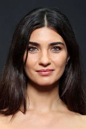 Tuba Büyüküstün photo