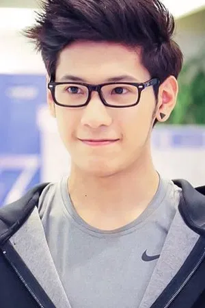 Prachaya Ruangroj photo
