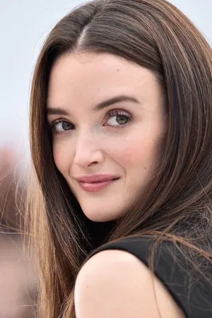 Charlotte Le Bon photo