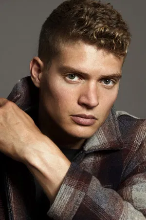 Josha Stradowski photo