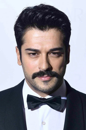 Burak Özçivit photo