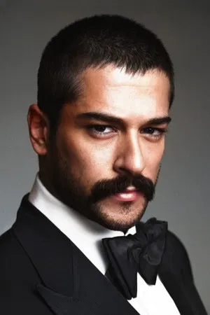 Burak Özçivit photo