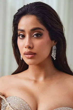 Janhvi Kapoor photo