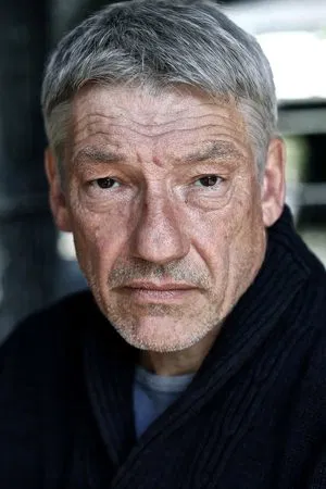 Simon Armstrong photo