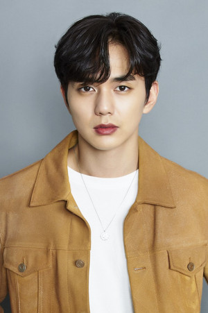 Yoo Seung-ho photo