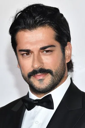Burak Özçivit photo