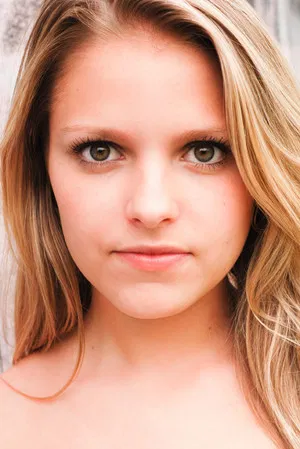 Sarah-Jeanne Labrosse photo