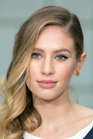 Dylan Penn photo
