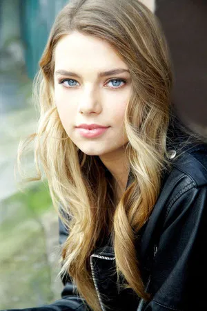 Indiana Evans photo