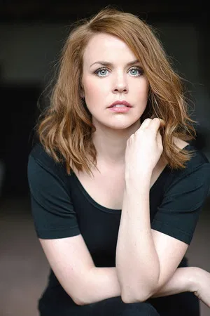 Noémie O'Farrell photo