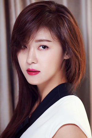 Ha Ji-won photo