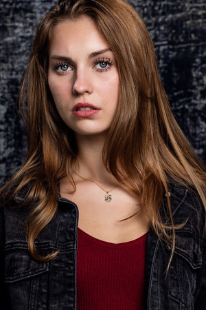 Victoria Kmiec photo