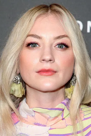 Emily Kinney photo