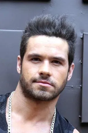 Eleazar Gómez photo