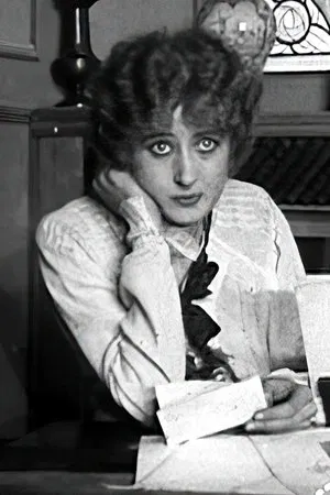 Suzanne Delvé photo