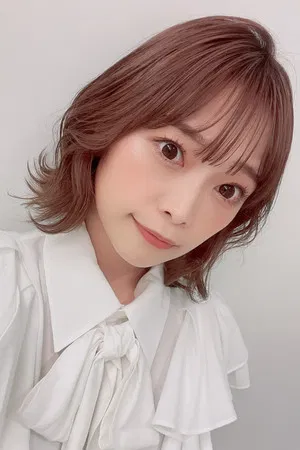 Momoyo Koyama photo