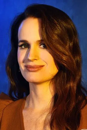 Elizabeth Reaser photo